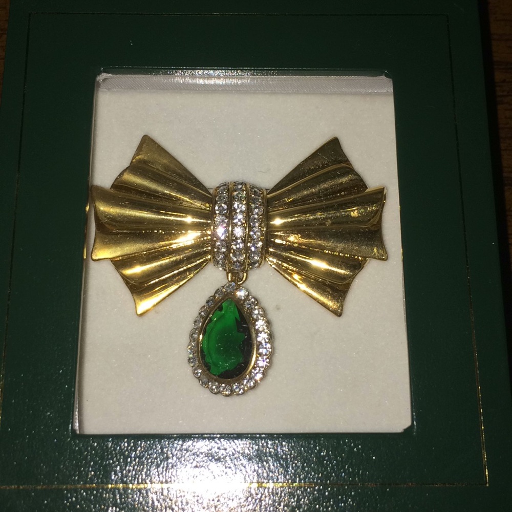 Avon Brilliant Treasures Pin